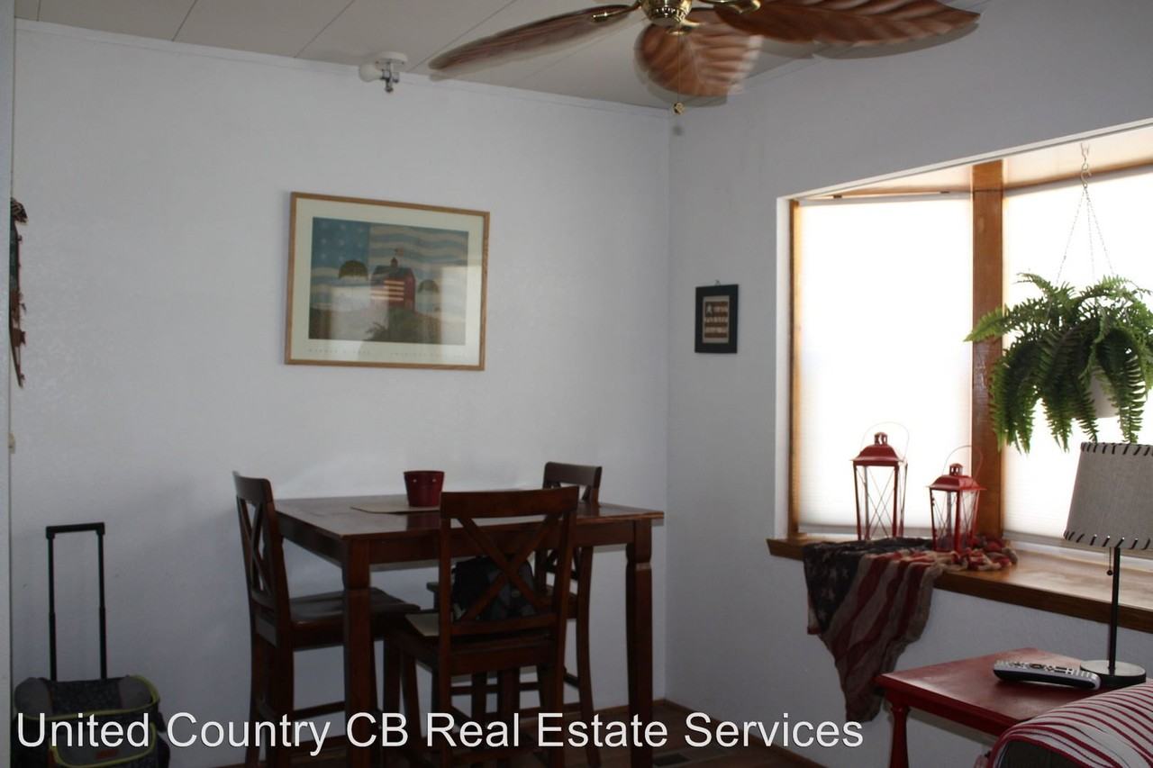 315 E Riverfront Dr - Photo 2 of 13