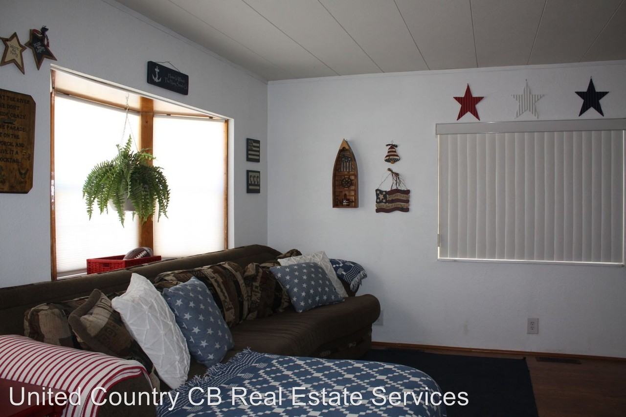 315 E Riverfront Dr - Photo 3 of 13