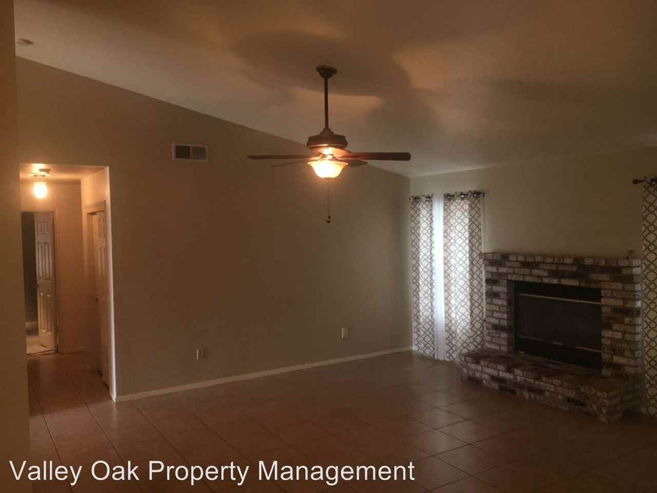 560 Hartvickson Dr - Photo 2 of 6