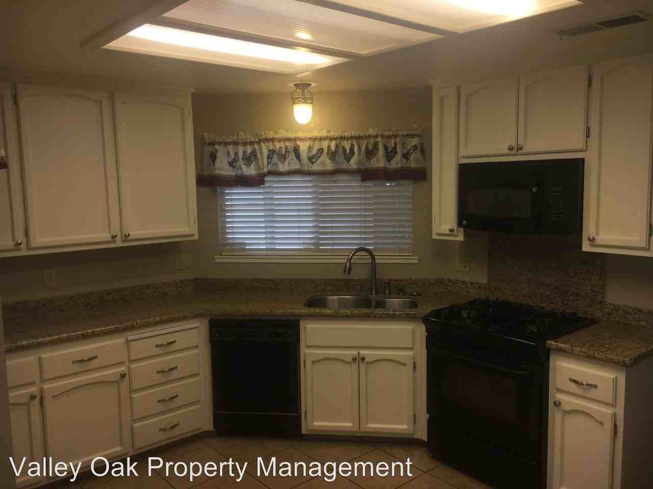 560 Hartvickson Dr - Photo 3 of 6