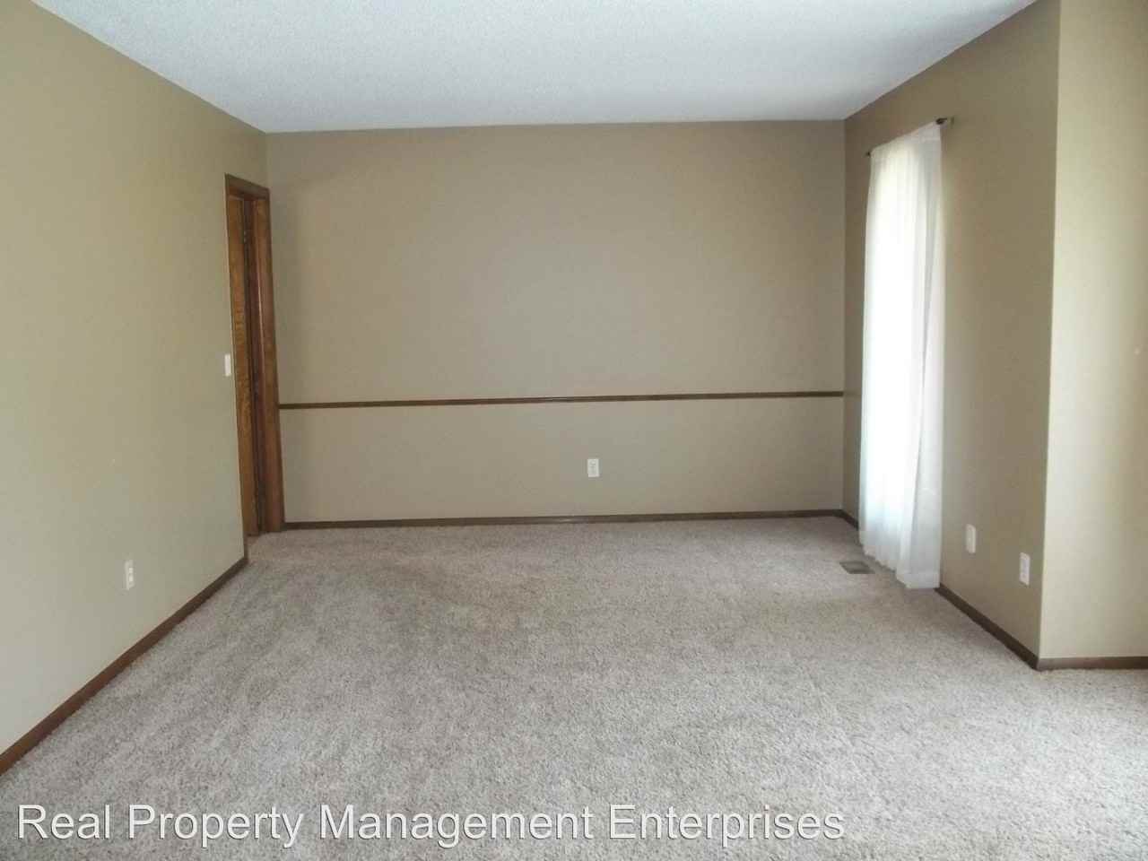 5825 NW 90th St - Photo 3 of 7