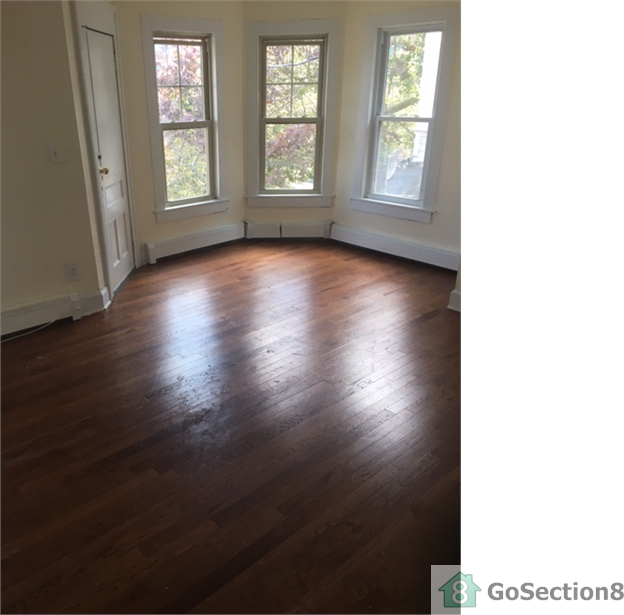 381 Myrtle Ave - Photo 3 of 4