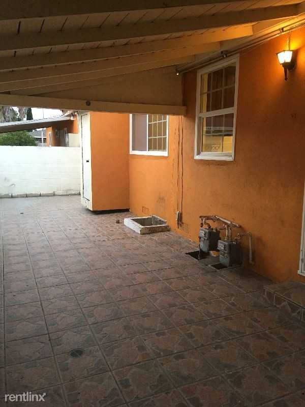 1903 W 16th St - Photo 3 of 9