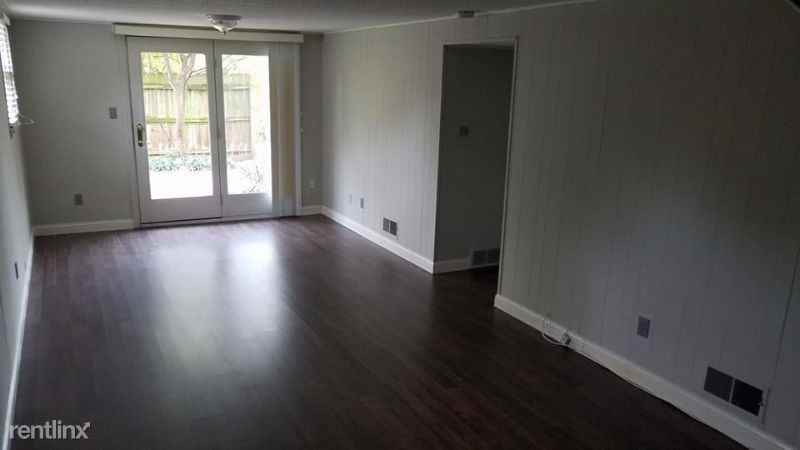 7129 NW Country Club Ln - Photo 2 of 4