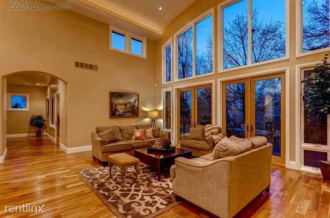 690 11th St - Photo 3 of 12