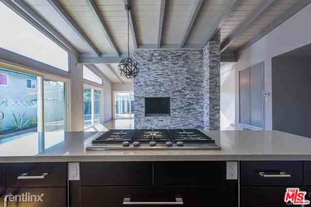 5912 Stoneview Dr - Photo 2 of 21