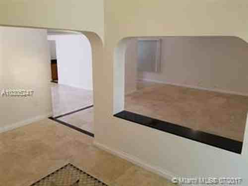20605 NE 9th Ct - Photo 2 of 8