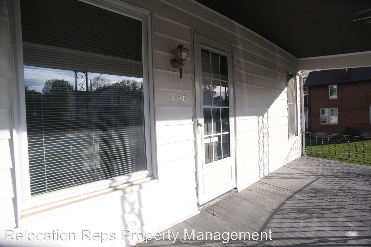 720 E 15th St - Photo 3 of 24