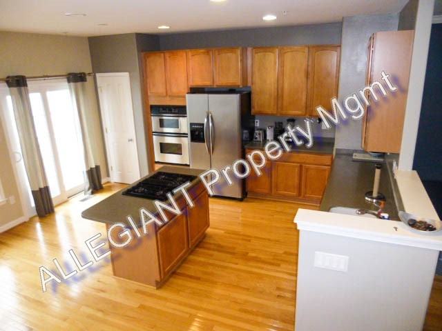 12729 Exchange Row - Photo 2 of 30