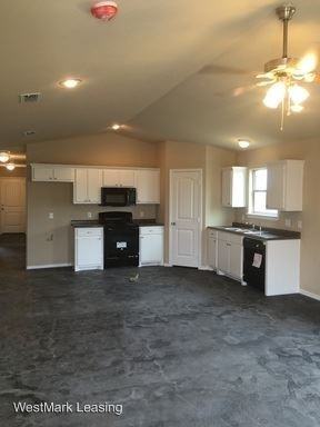 109 S Monroe - Photo 3 of 12