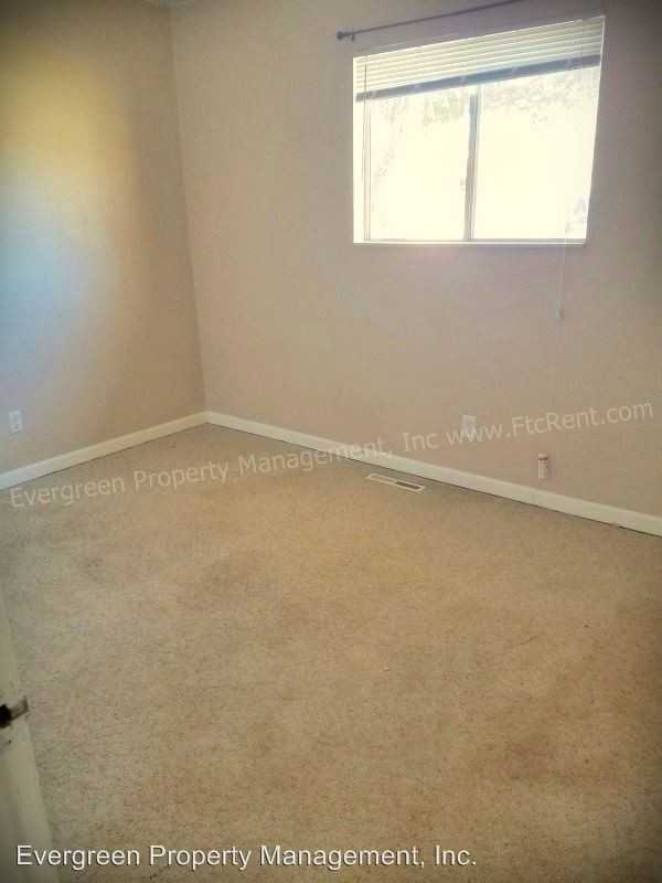 516-520 Irish Dr - Photo 2 of 9