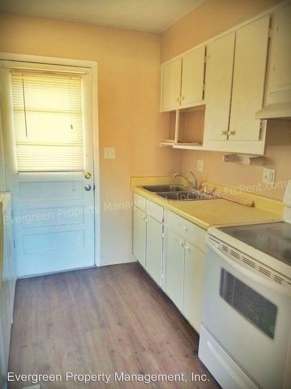 516-520 Irish Dr - Photo 3 of 9