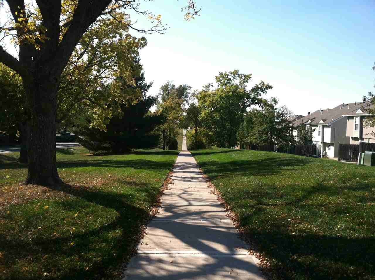 10557 E 46th Terrace - Photo 3 of 3