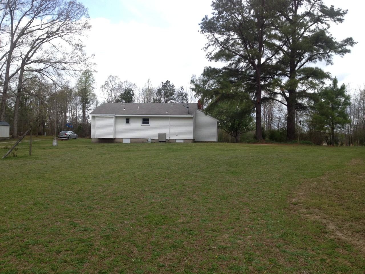 2443 Westwood Rd - Photo 2 of 12