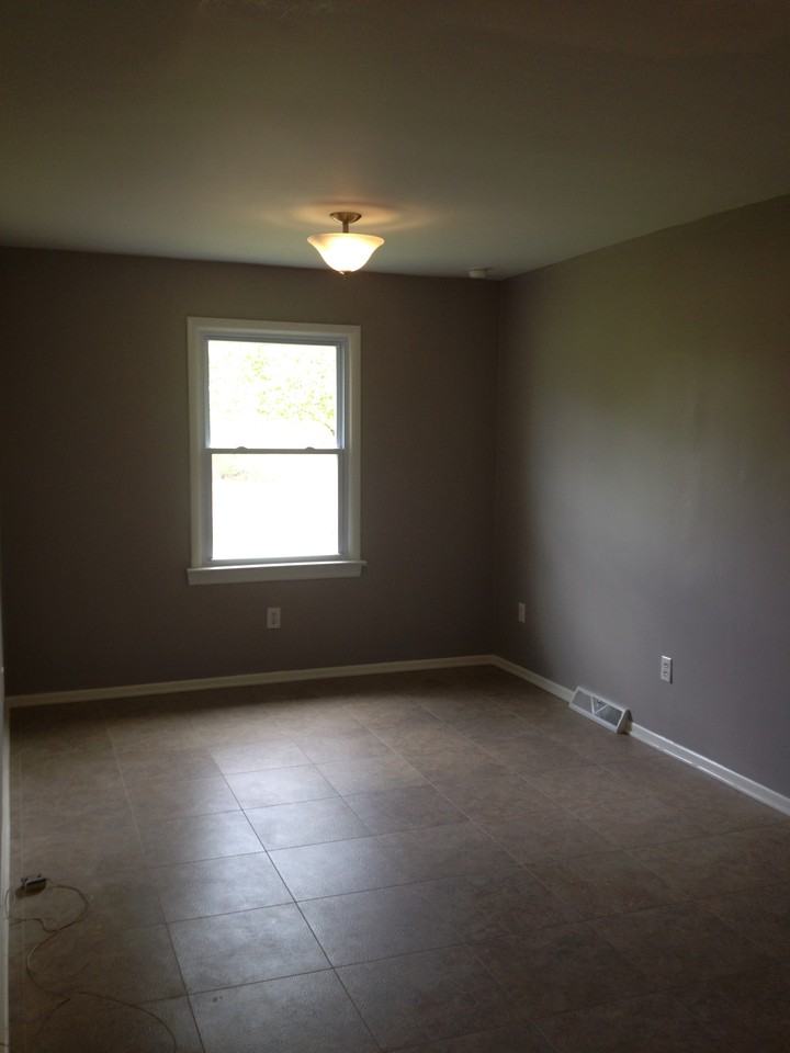 2443 Westwood Rd - Photo 3 of 12