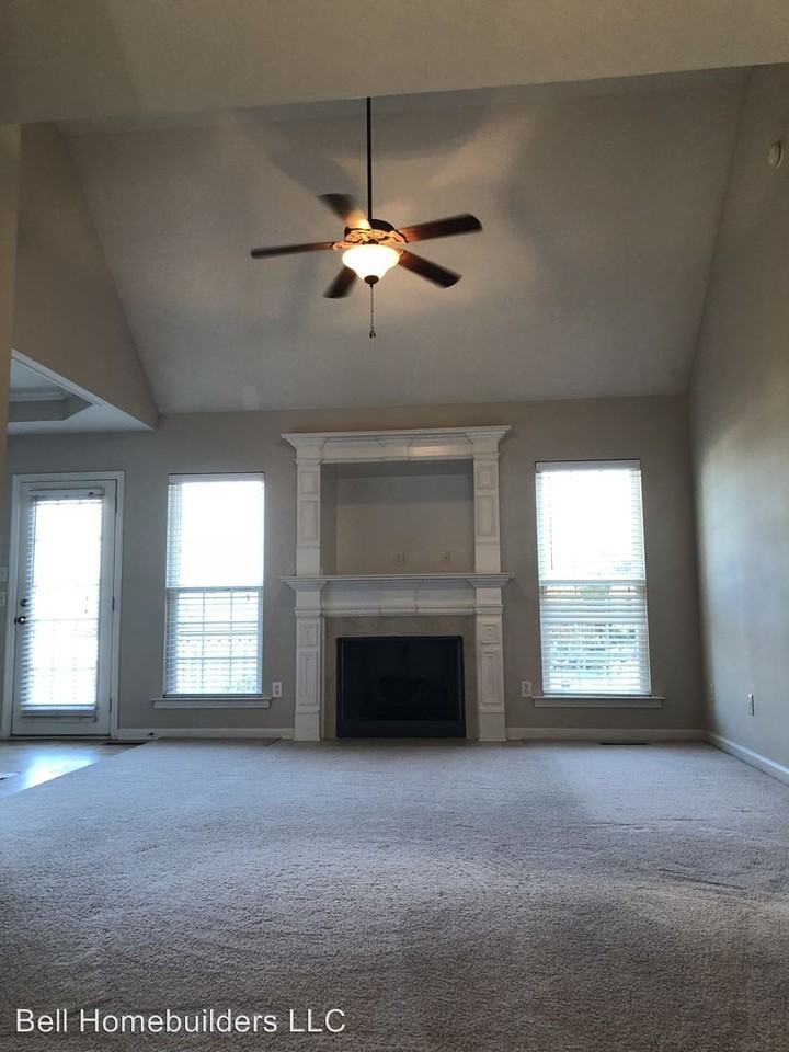 559 Sir Carlos Dr - Photo 3 of 13