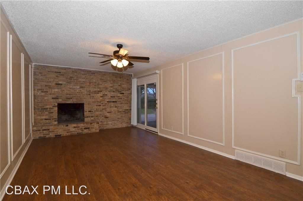 9652 Lanward Dr - Photo 2 of 7