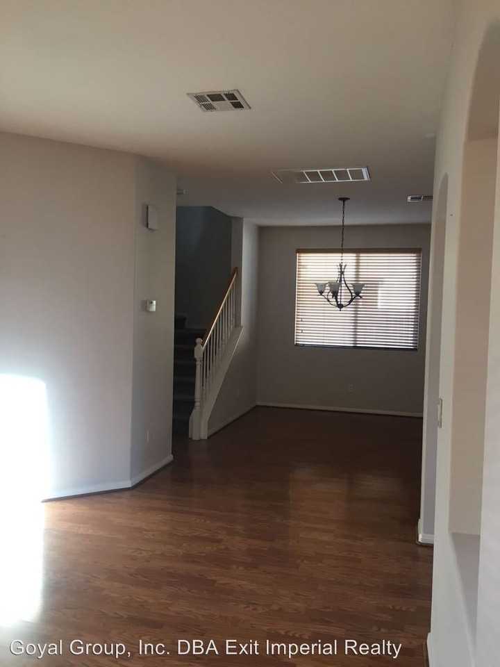 1208 D Patino St - Photo 3 of 21