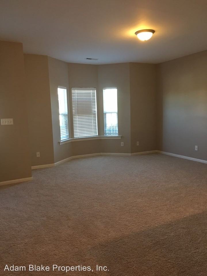 5695 Stafford Rd - Photo 3 of 15