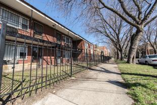 8640 S Ingleside Ave - Photo 1 of 1