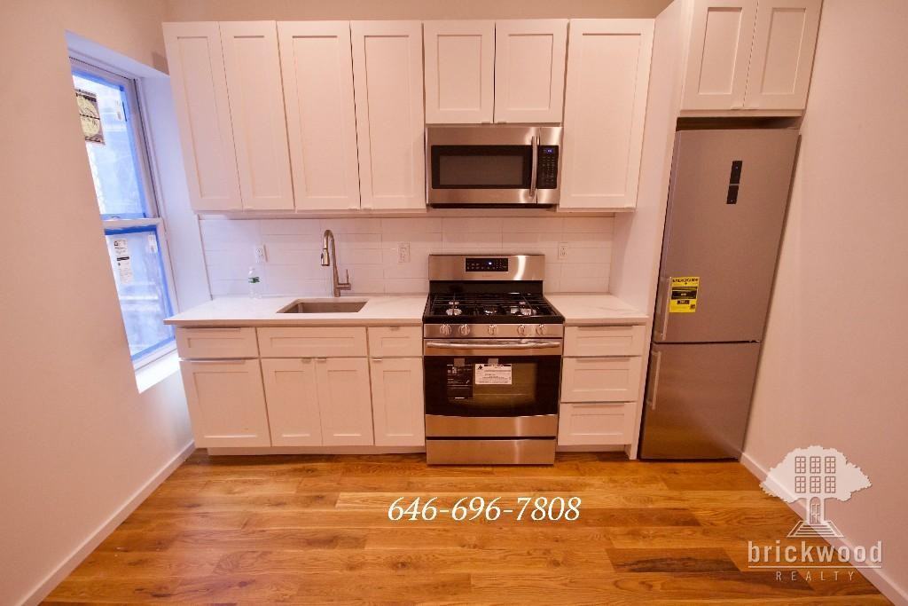 85 Rockaway Ave #2R - Photo 2 of 8