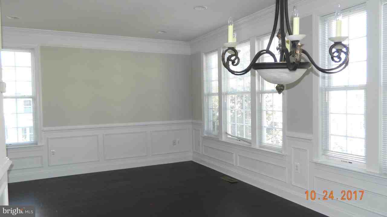 47561 Royal Burnham Terrace - Photo 3 of 29