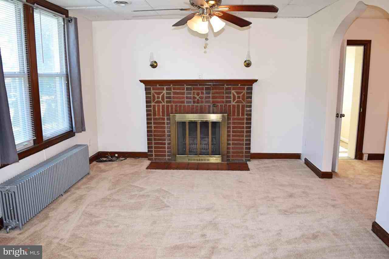 5807 Kentucky Ave - Photo 3 of 30