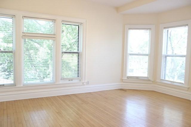 312 Bridge St - Photo 3 of 11