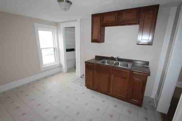 11506 Maple Ave - Photo 2 of 13