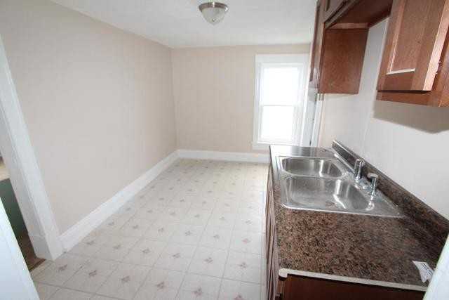 11506 Maple Ave - Photo 3 of 13