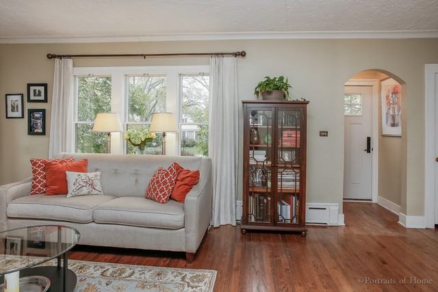 370 Grandview Ave - Photo 3 of 16