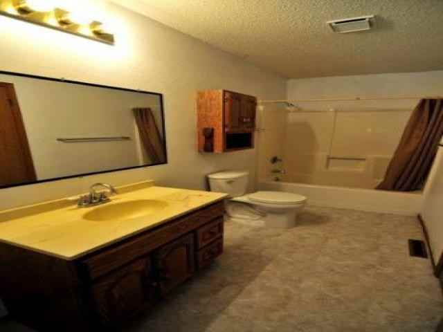 16 Singletree Ln - Photo 2 of 6