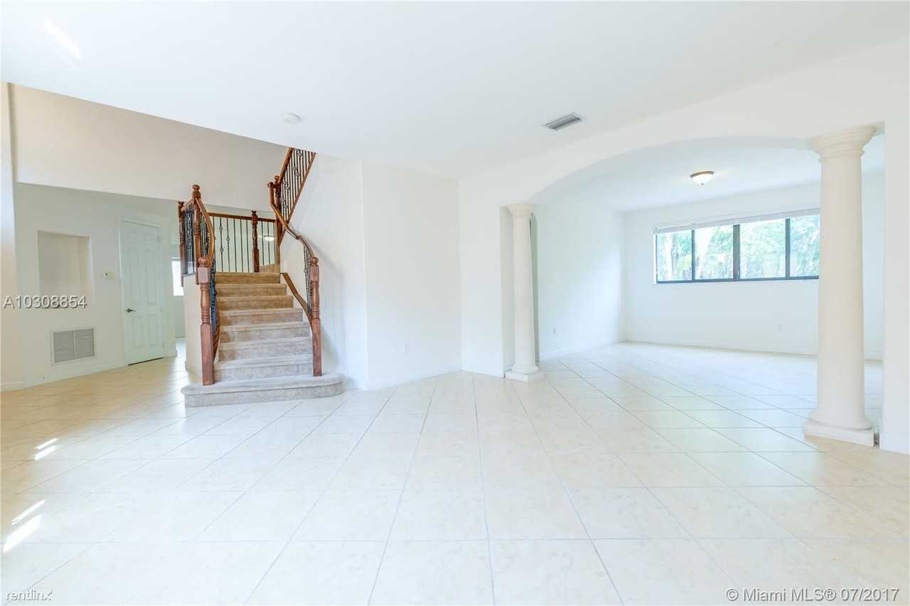 7726 SW 193rd Ln - Photo 3 of 6