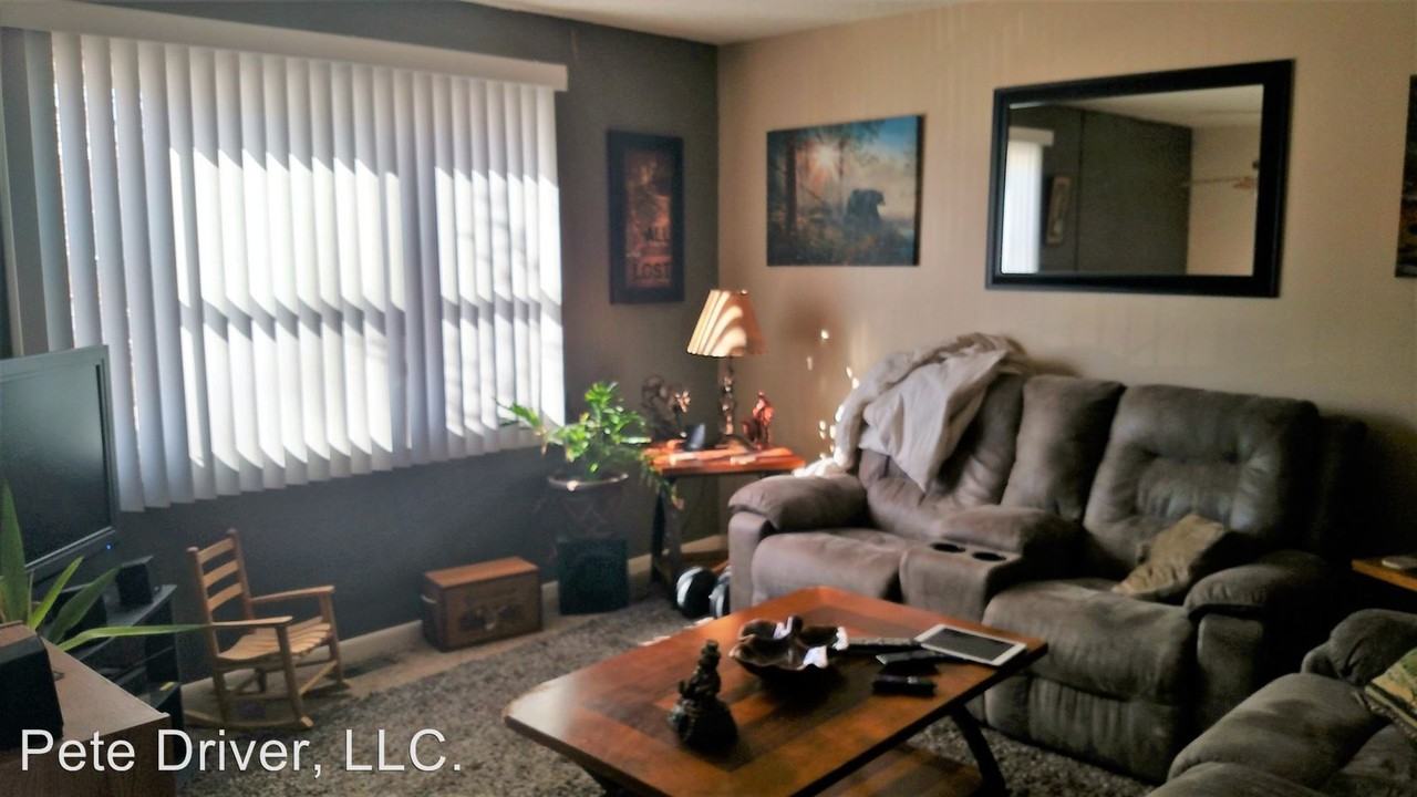 2917 Harder Dr - Photo 2 of 11