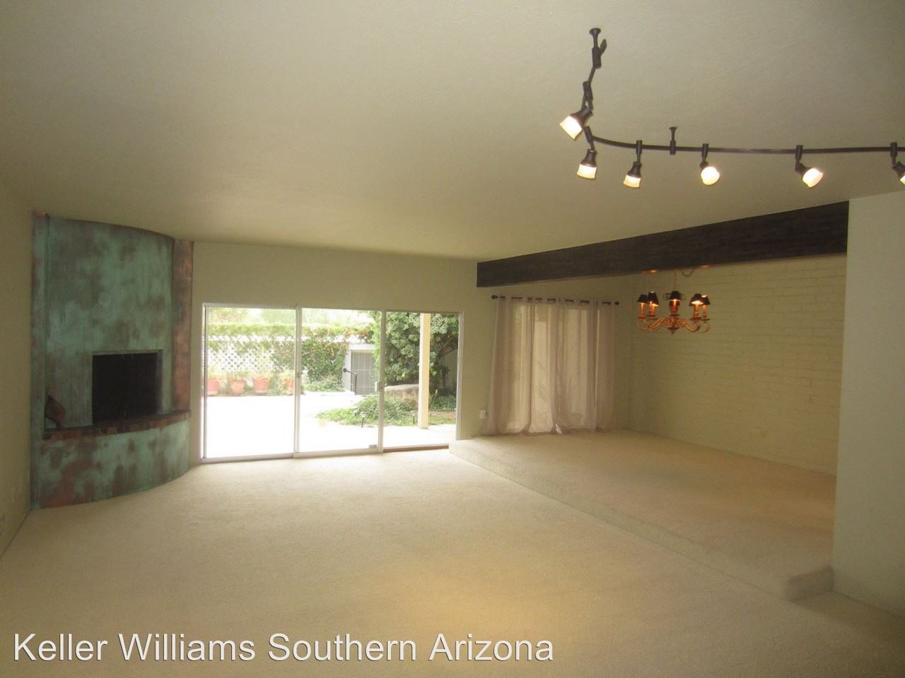 5866 N Camino Esplendora - Photo 2 of 15