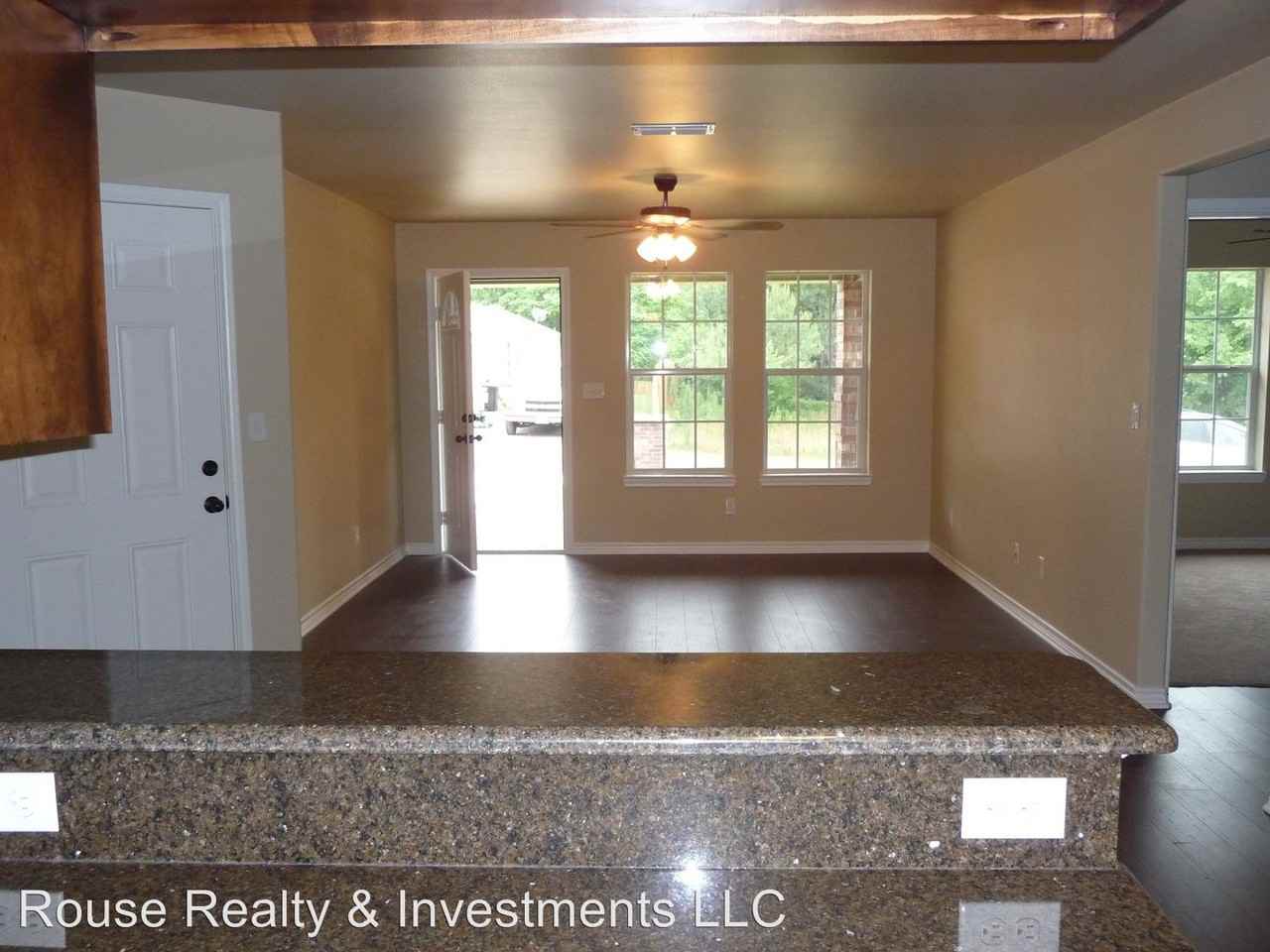 401 Crosby St - Photo 2 of 5