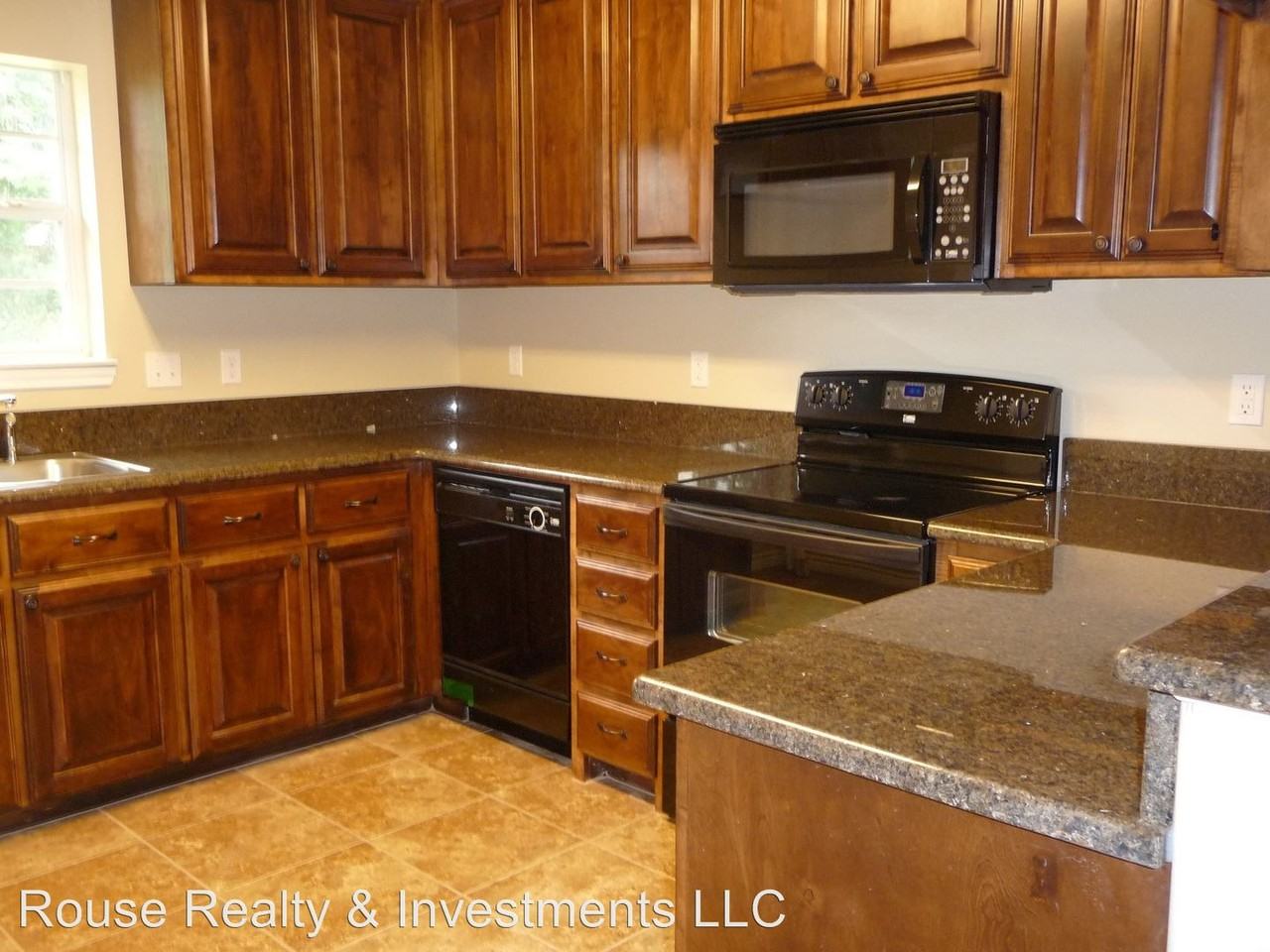 401 Crosby St - Photo 3 of 5