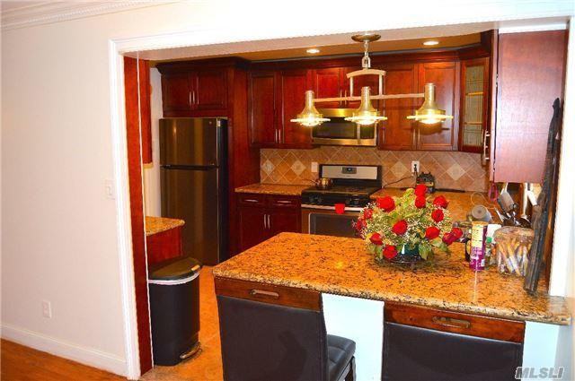 282 Lawrence St - Photo 3 of 14