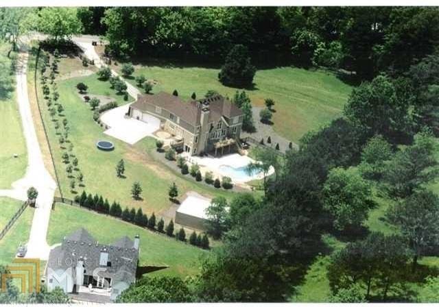 13715 Providence Rd - Photo 2 of 36