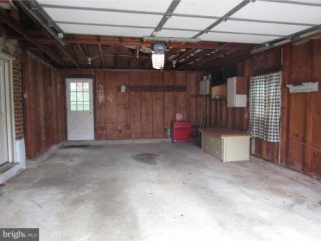 526 Erickson Ave - Photo 2 of 6