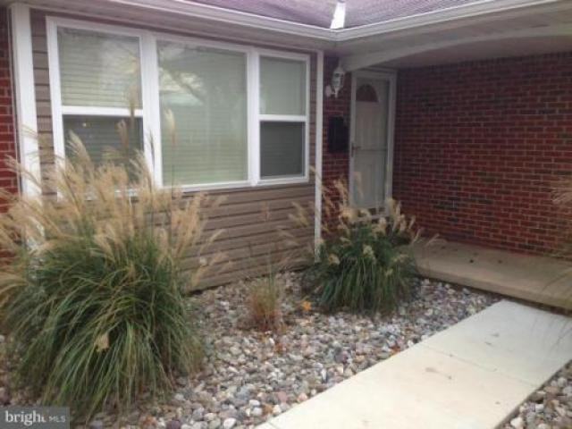 108 Brown St - Photo 3 of 6