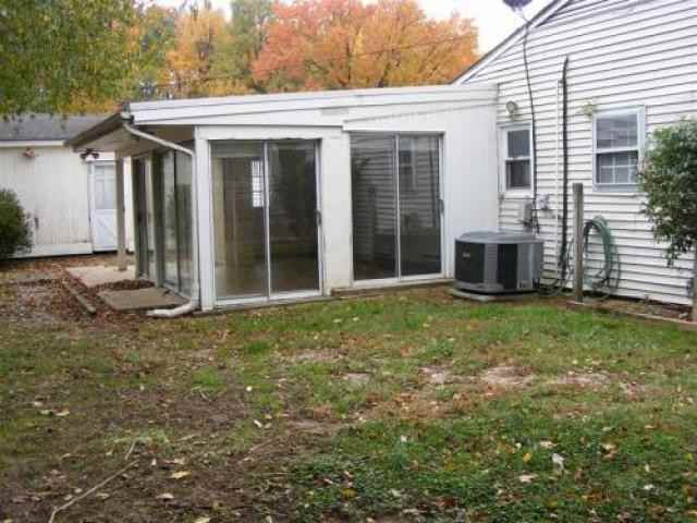 88 Kenmar Dr - Photo 3 of 6