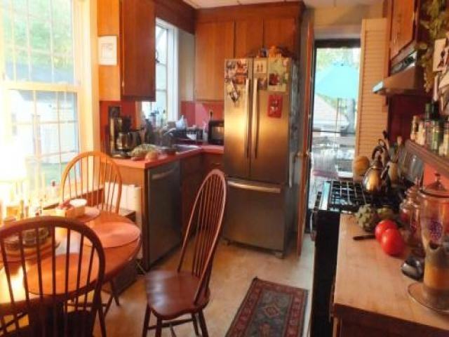 138 Lowell St - Photo 2 of 6