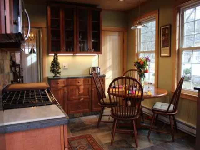 138 Lowell St - Photo 3 of 6