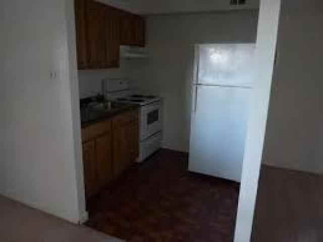 731 Maple Ln - Photo 2 of 6