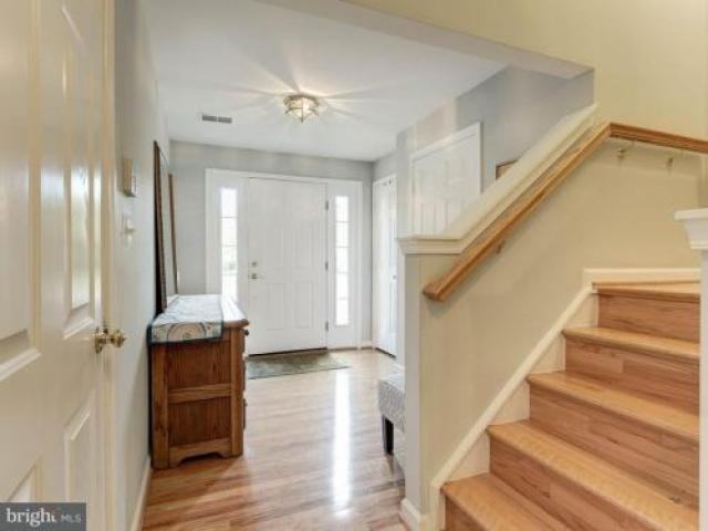 2002 N Buchanan Ct - Photo 3 of 6