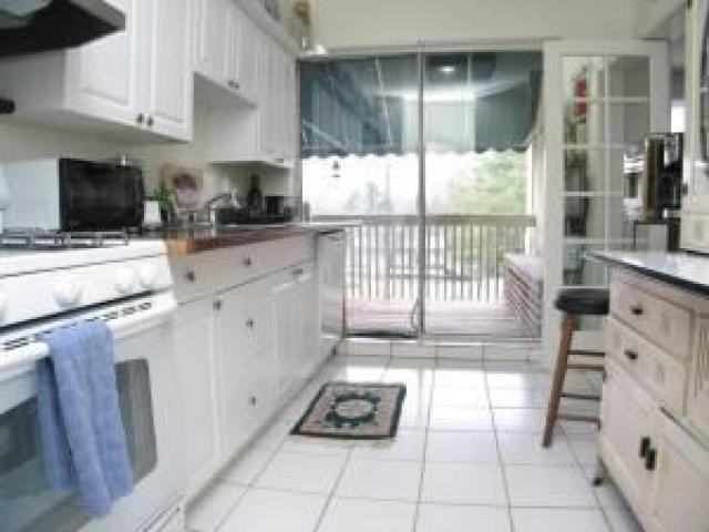 402 Berkley Rd - Photo 2 of 6