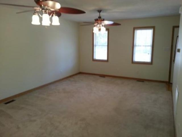 229 Courtney Ln - Photo 3 of 6