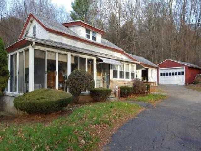 205 Hardwick Rd - Photo 3 of 6