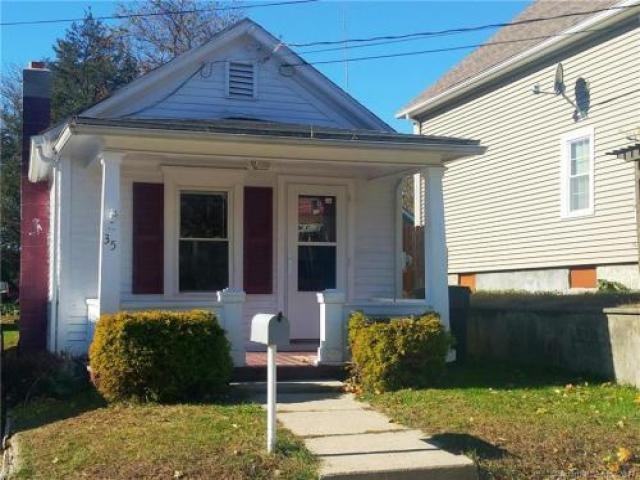 35 Salisbury Ave - Photo 2 of 9